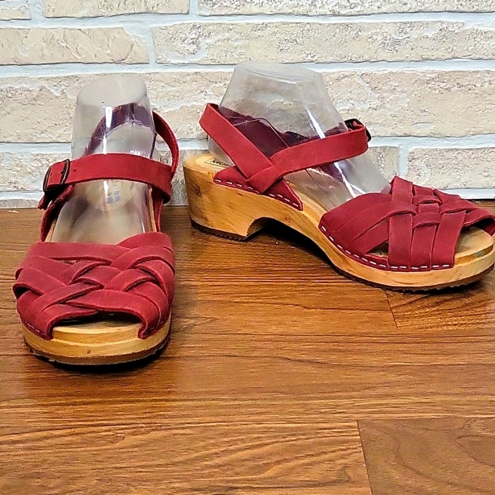 MOHEDA KLARA CLASSIC SWEDISH WOOD CLOG LEATHER STRAPY PLATFORM RED DOUBLE BUCKLE